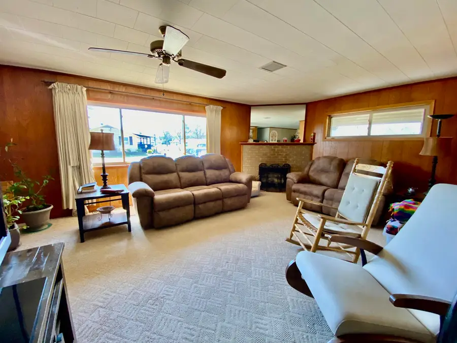 401 E Gum, Walnut Ridge, AR 72476 - #2