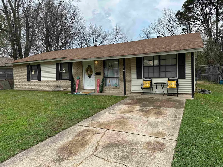 2707 Colonial Avenue, Pine Bluff, AR 71601 - #2