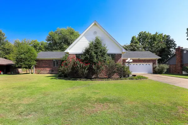 521 W Cross St., Benton, AR 72015