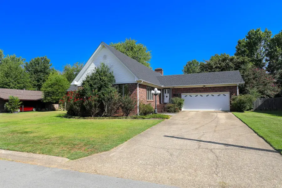 521 W Cross St., Benton, AR 72015 - #3