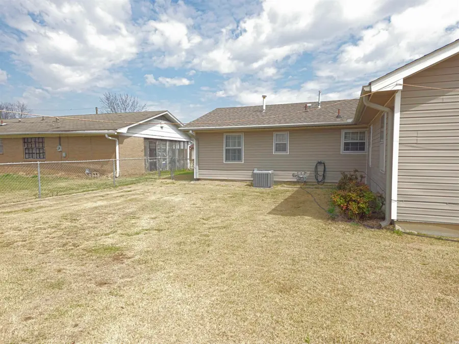 602 N 12th Street, Paragould, AR 72450 - #3