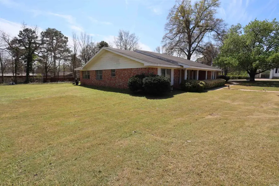 307 W 4th, Fordyce, AR 71671 - #3