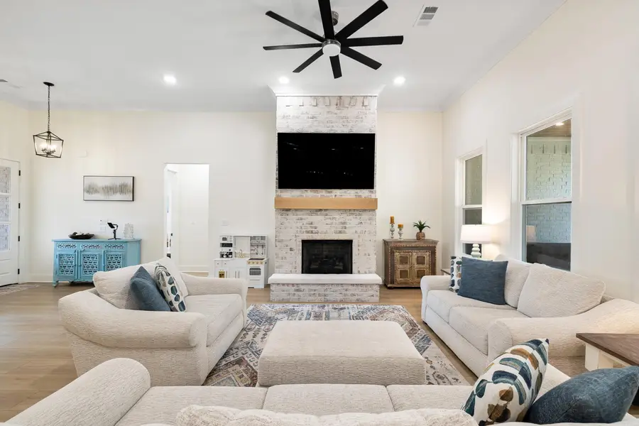 915 Valley Creek, North Little Rock, AR 72116 - #3