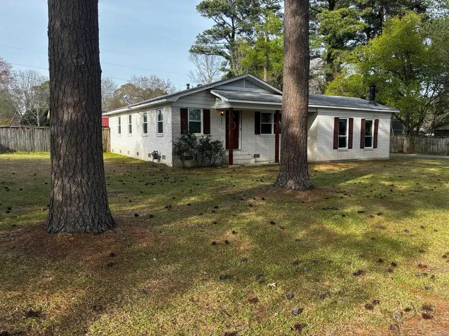 802 W Iowa St, Beebe, AR 72012 - #3