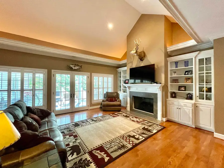 157 N Spring Street, Melbourne, AR 72556 - #2