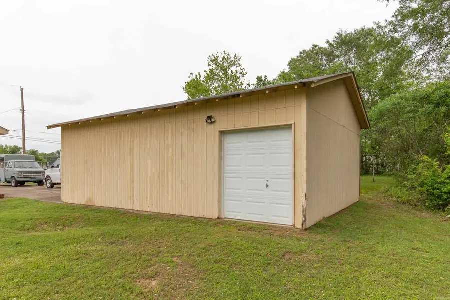 910 Ray Rd., Jacksonville, AR 72076 - #3