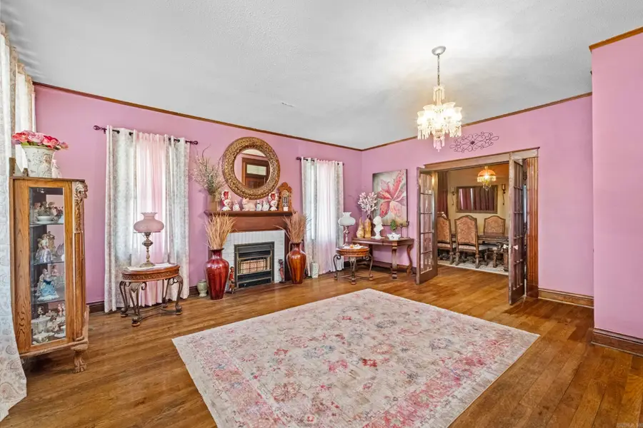 610 W Center Avenue, Searcy, AR 72143 - #3