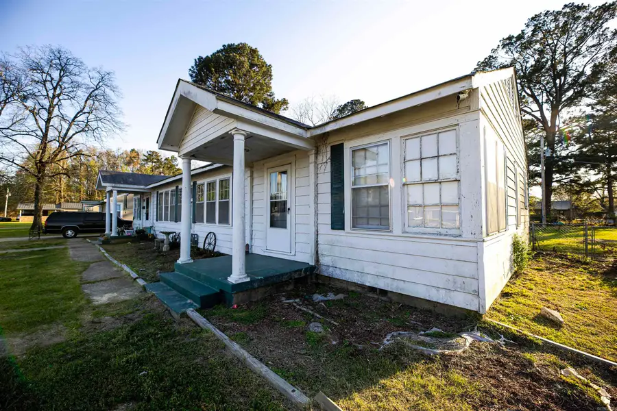 208 S Womble Ave, Camden, AR 71701 - #3