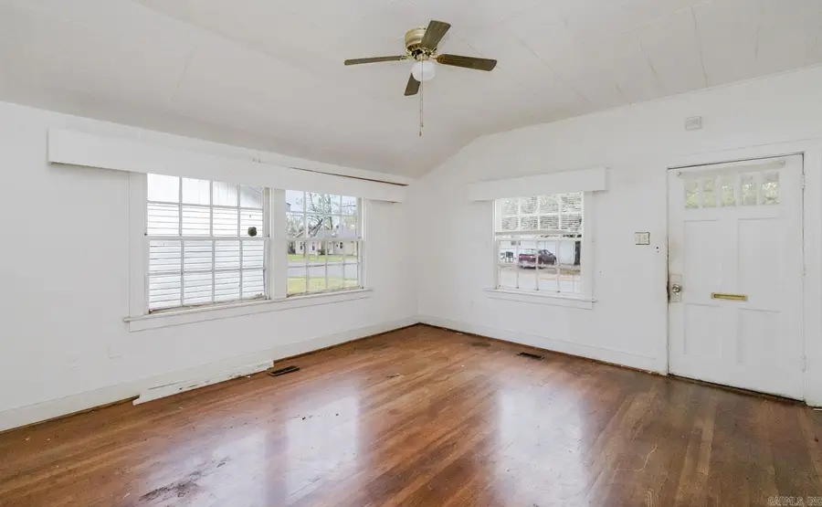 618 W 35 Th Street, North Little Rock, AR 72118 - #3