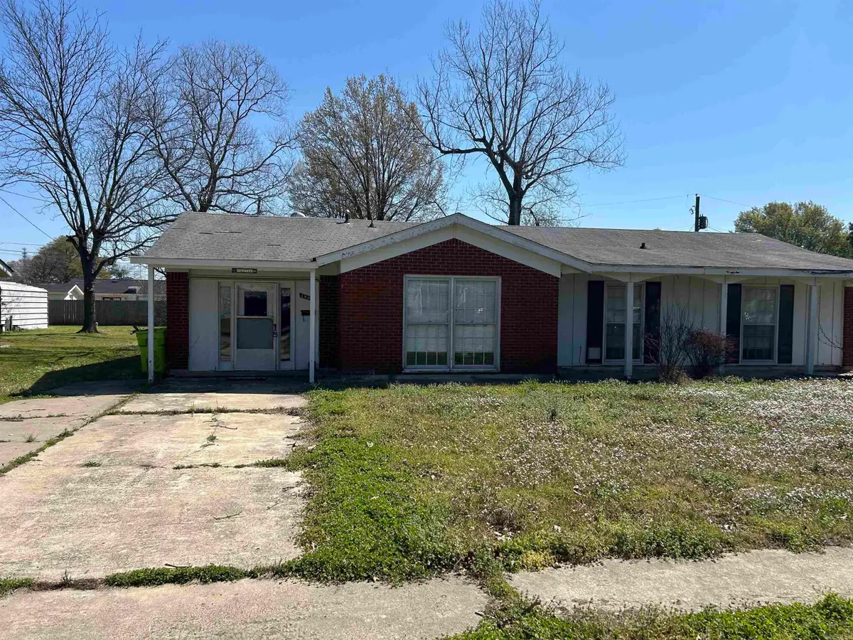 1905 S Spring St, Stuttgart, AR 72160 - #1