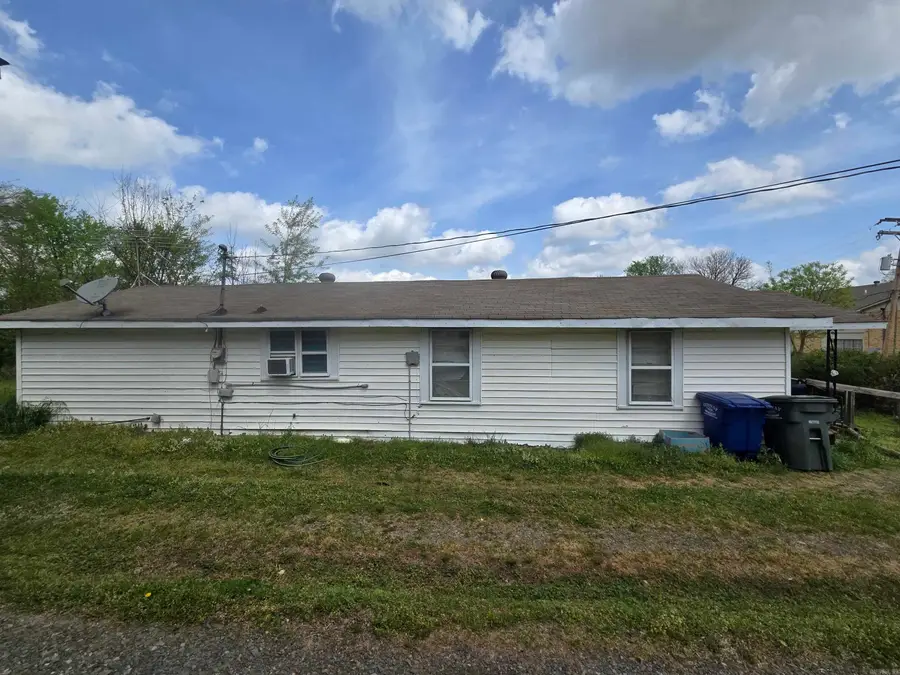 1315 Factory St, Conway, AR 72032 - #3