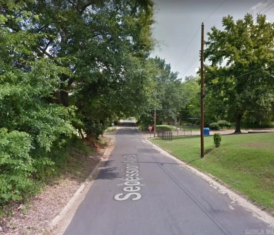 618 SE Secession Avenue, Camden, AR 71701 - #3