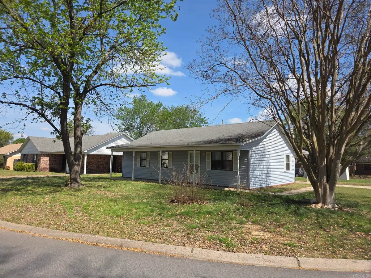 102 N Sawmill Road, Searcy, AR 72143 - #1