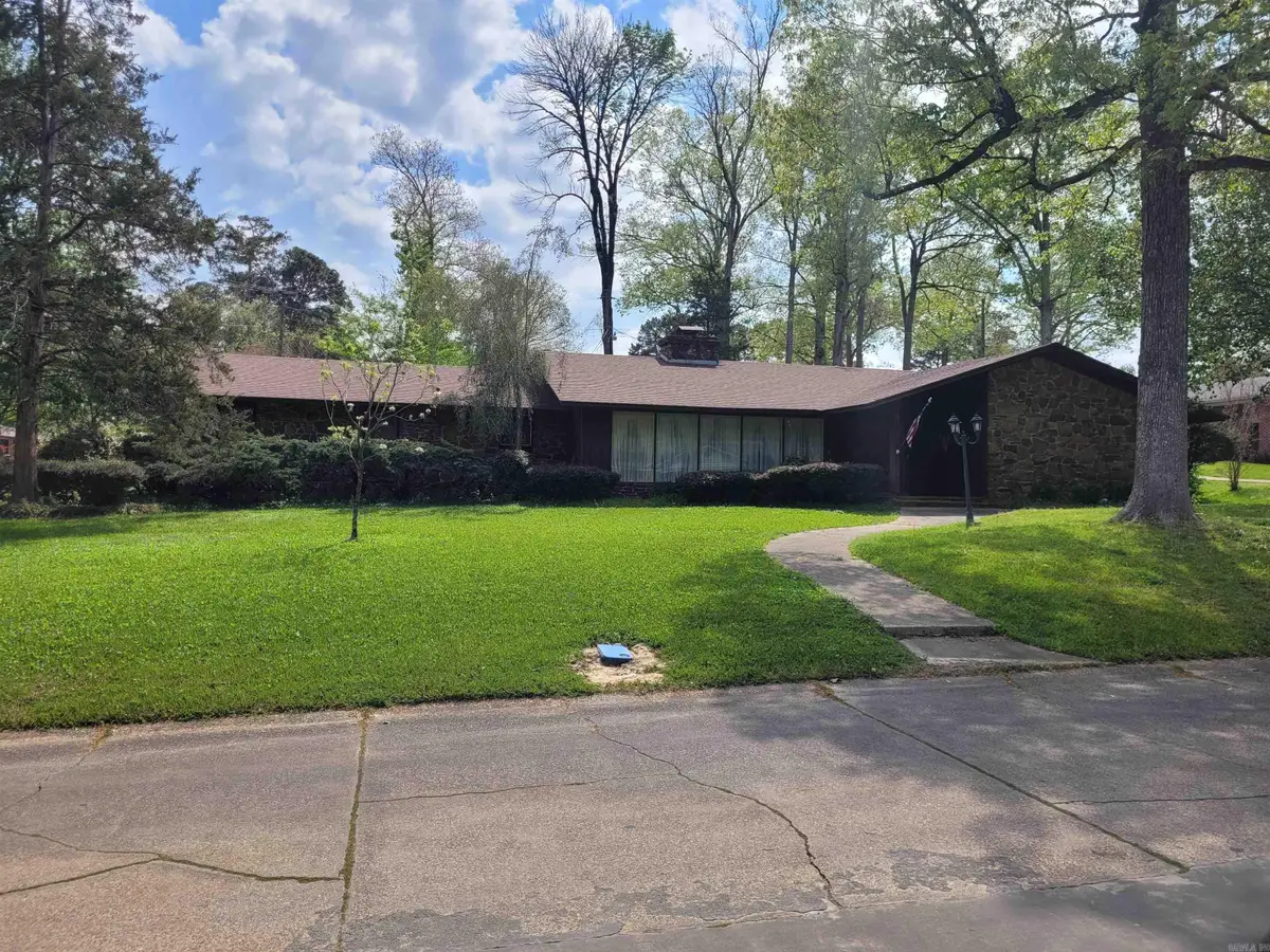 1901 W Oak Street, El Dorado, AR 71730 - #1