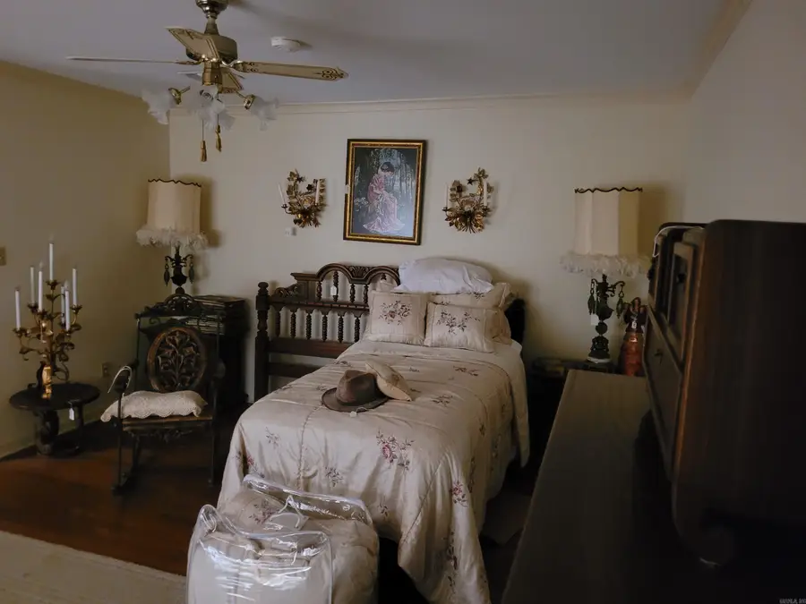 1901 W Oak Street, El Dorado, AR 71730 - #3