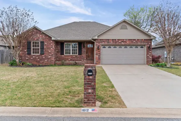 1612 W Vine St., Searcy, AR 72143