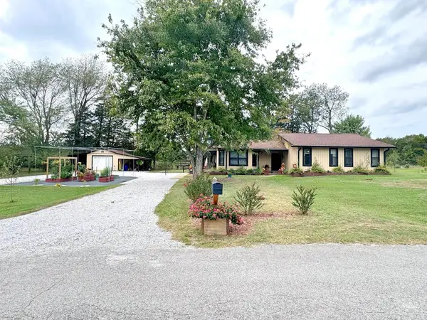 103 S Grover Ave, Mountain View, AR 72560