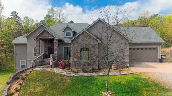 2711 Johnson Ln, Benton, AR 72019