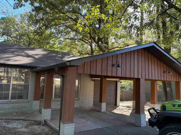 2589 Lakeside Drive, Benton, AR 72019