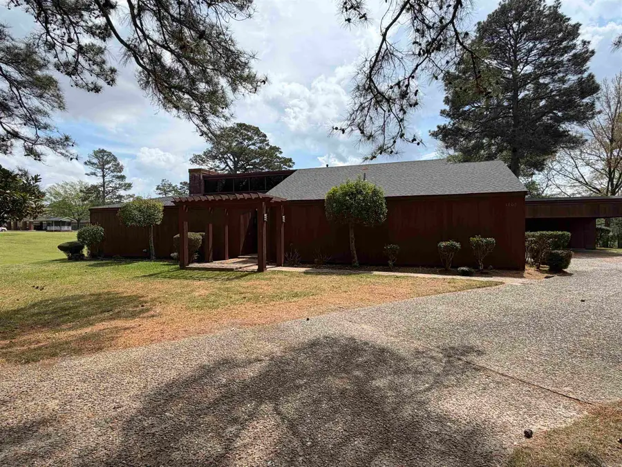 1206 W 46th, Pine Bluff, AR 71603 - #3