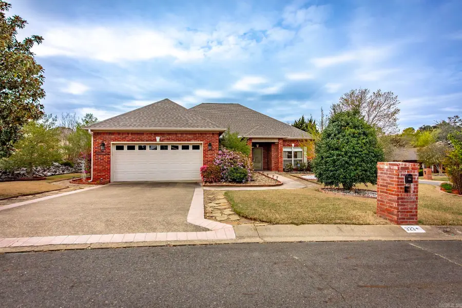 323 Old Hickory Street, Hot Springs, AR 71913 - #2