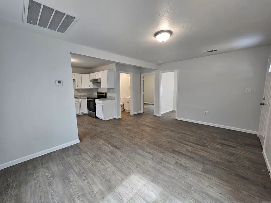 515 Poe St, North Little Rock, AR 72117 - #3