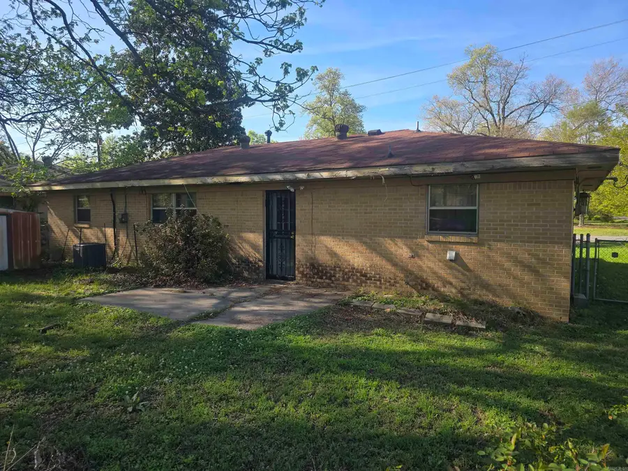 1700 W 31st Avenue, Pine Bluff, AR 71603 - #3