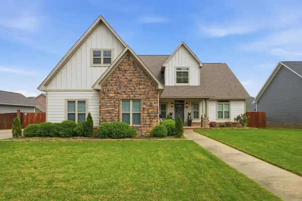 227 Promenade Cir, Russellville, AR 72801