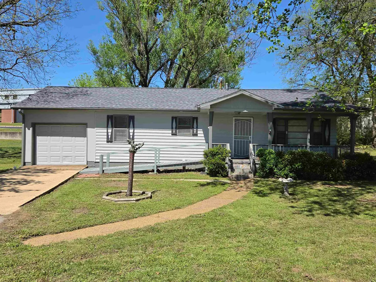 32 E Main Street, Ash Flat, AR 72513 - #1