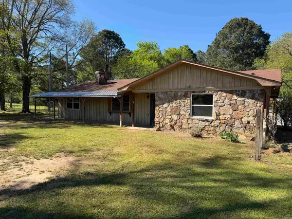 934 Grant 45, Prattsville, AR 72129