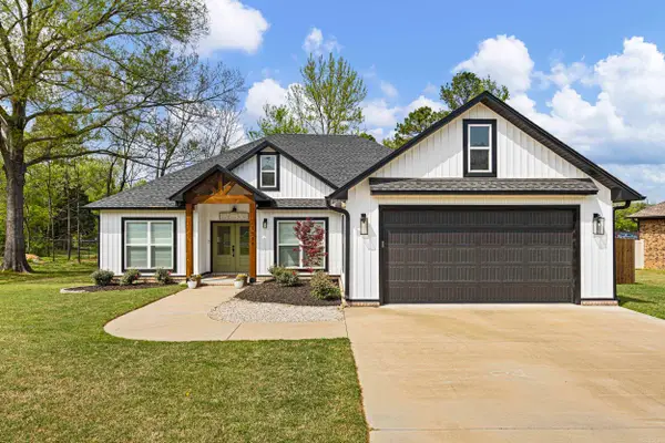 1814 Janie Francis Lane, Russellville, AR 72801