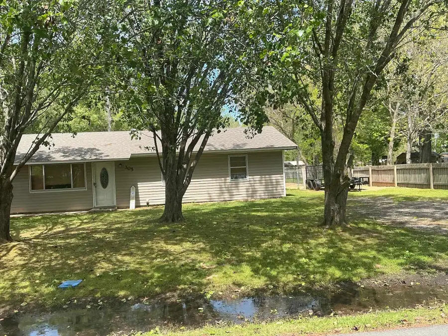 305 E Scott, Hamburg, AR 71646 - #2