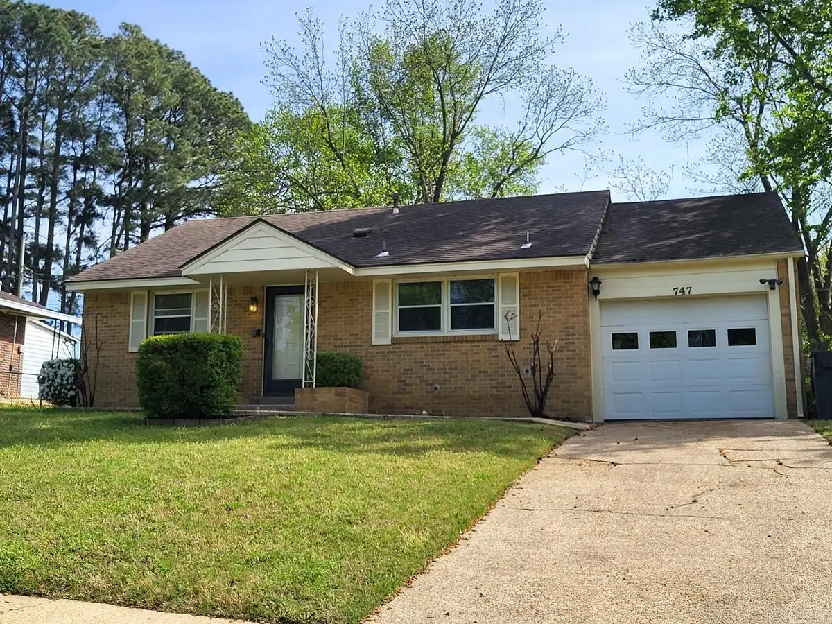 747 Crest Dr, Jonesboro, AR 72401 - #1