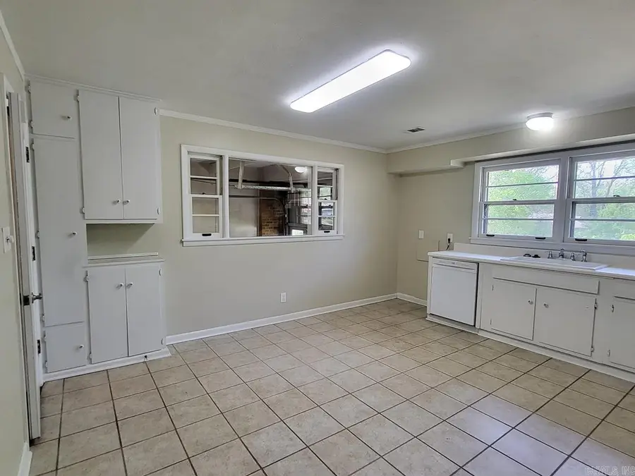 747 Crest Dr, Jonesboro, AR 72401 - #3