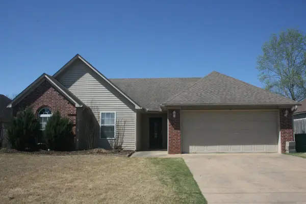 3011 Greenfield Drive, Bryant, AR 72022