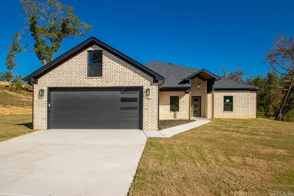 1000 Duke Drive, Bauxite, AR 72011