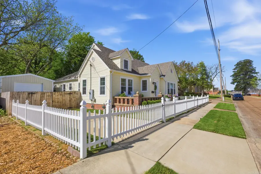 415 Cherry Street, Arkadelphia, AR 71923 - #2