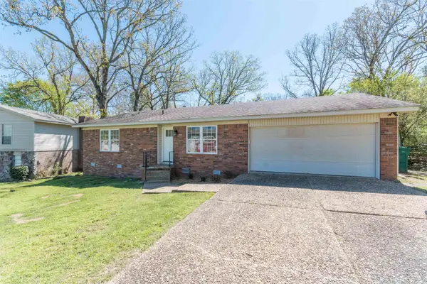 12 Lance Dr, Sherwood, AR 72120