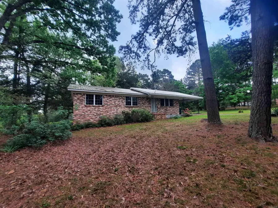 413 Redbud Avenue, Mountain View, AR 72560 - #3