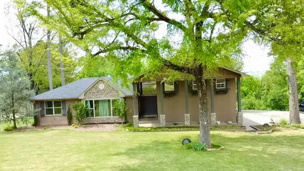 2 Briarwood Ln, Clarksville, AR 72830