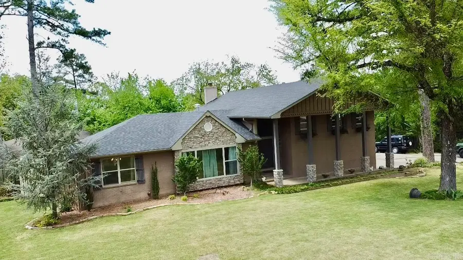 2 Briarwood Ln, Clarksville, AR 72830 - #2