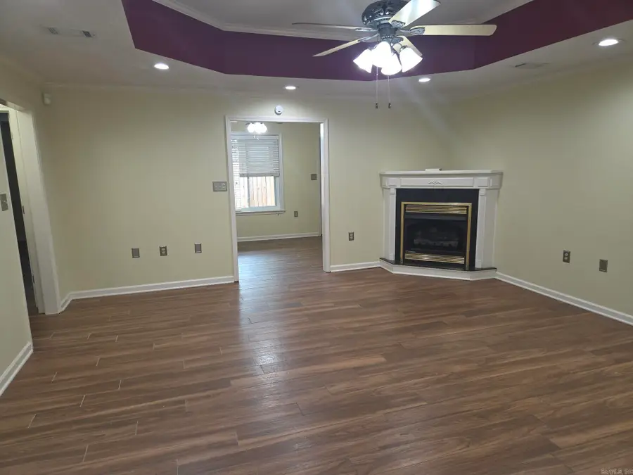 606 N Spring Street, Searcy, AR 72143 - #3