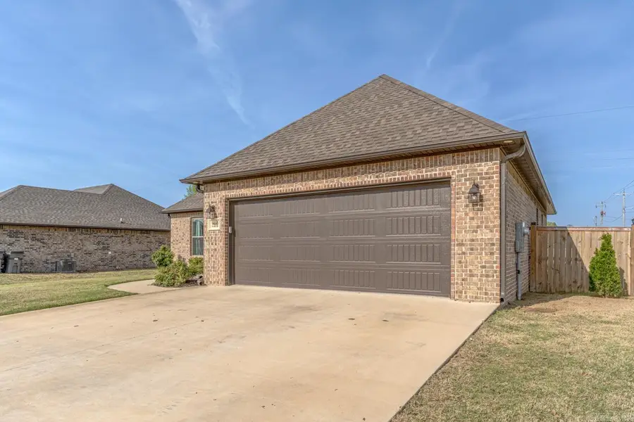 900 S 59th Street, Paragould, AR 72450 - #3