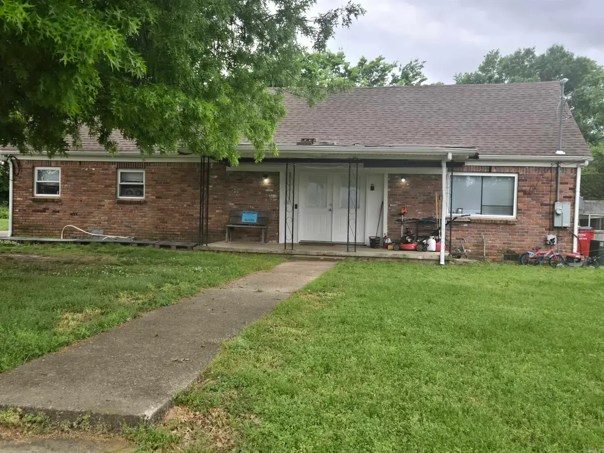 1100 E Rock Street, Morrilton, AR 72110 - #1