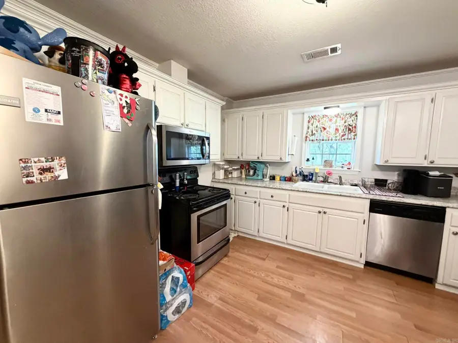 206 N Vine Street, Mountain View, AR 72560 - #3