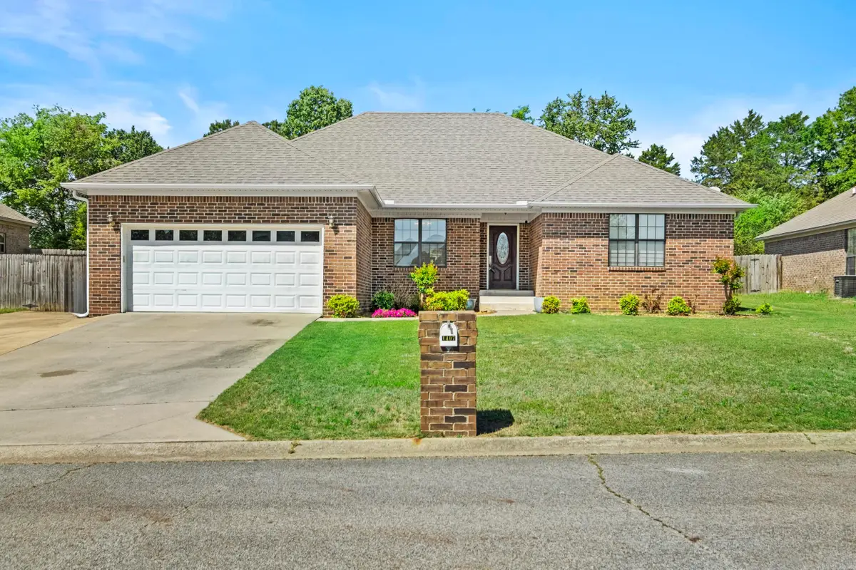 1407 Sydney, Searcy, AR 72143 - #1