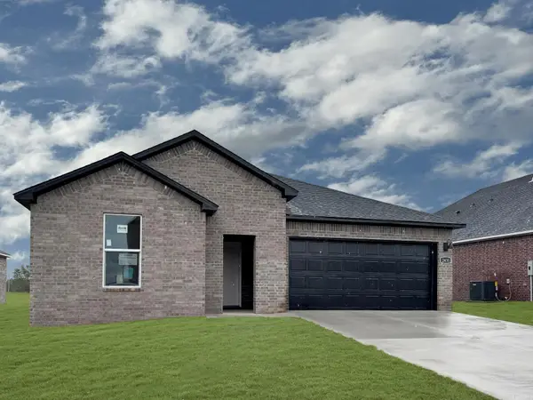 309 Lainey Drive, Maumelle, AR 72113