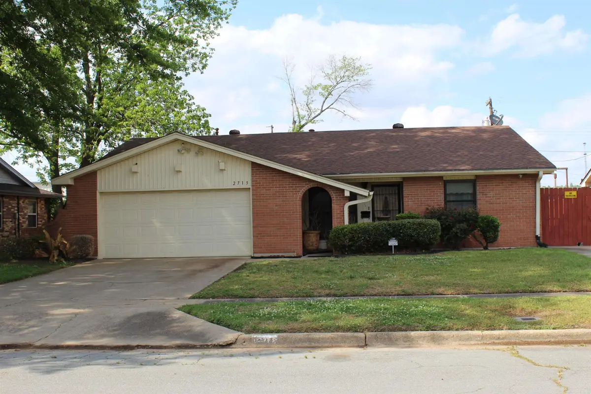 2713 E 10th Ave, Pine Bluff, AR 71601 - #1