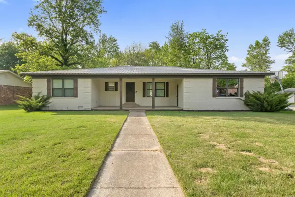 1 Foxboro Drive, Searcy, AR 72143