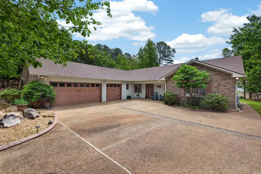 15 Tiburon Way, Hot Springs Village, AR 71909 - #2